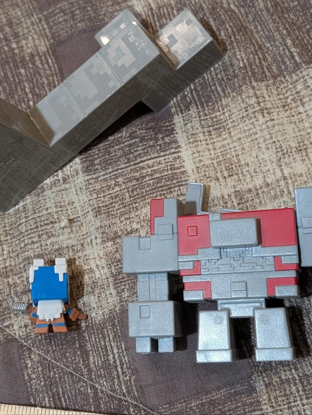 Hasbro 2020 Minecraft Dungeons Redstone Monstrosity Mangle Battle